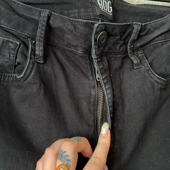 Urban Outfitters BDG Twig High Rise Skinny Jeans Black Size 26 - Picture 3 of 7
